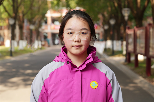 八9班刘亦可.JPG