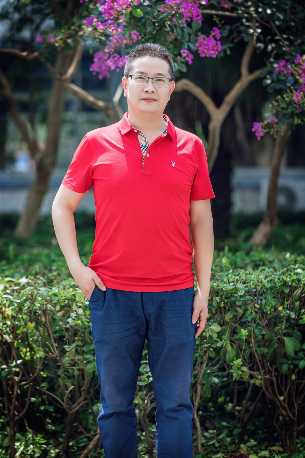 是亚明.jpg