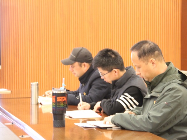 党员大会3.JPG