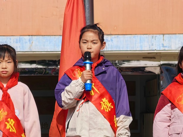 升旗手王子萱.jpg