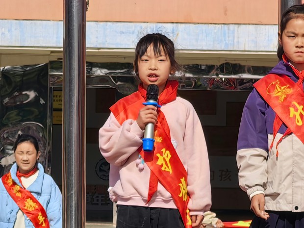 护旗手周宜禾.jpg
