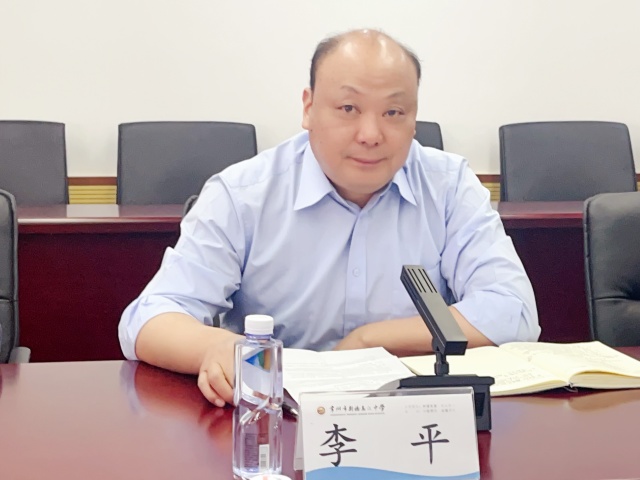 李校.jpg