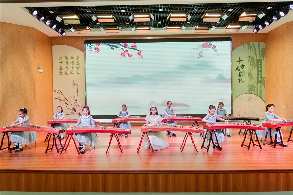 1古筝.jpg