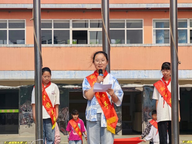 国旗下讲话.jpg