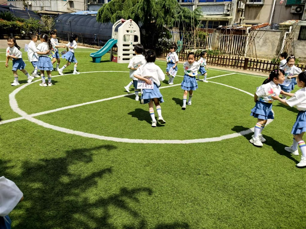 撕名牌3.jpg
