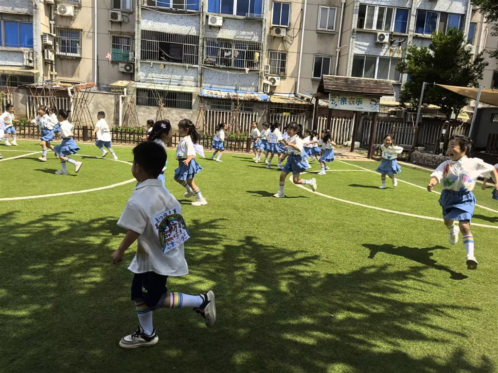 撕名牌2.jpg