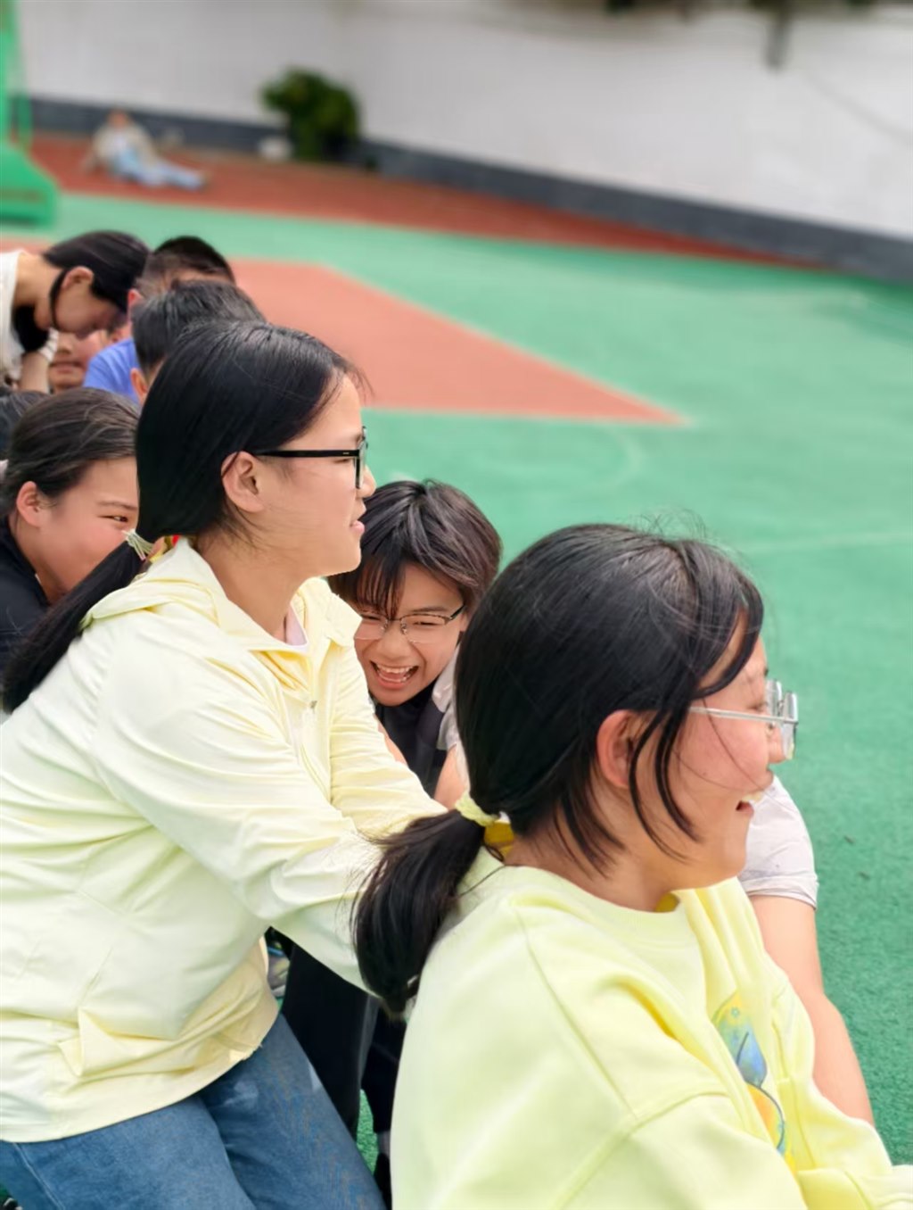 6月（2）趣味运动会拔河比赛.jpg