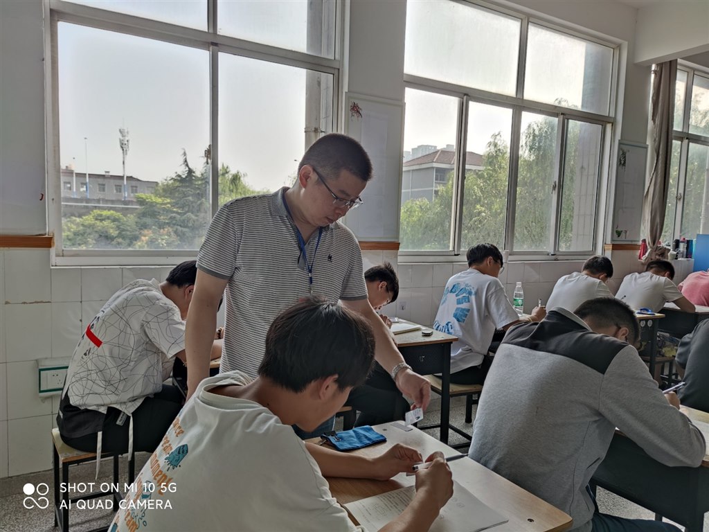 身份查验_副本.jpg