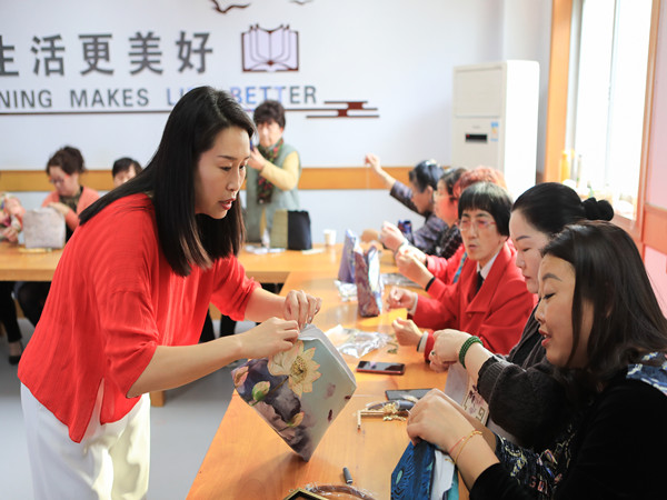 教师辅导.JPG