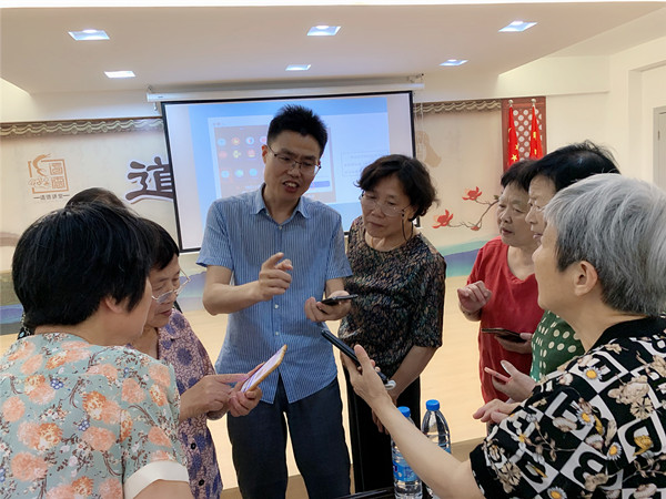 王益群老师讲解.JPG