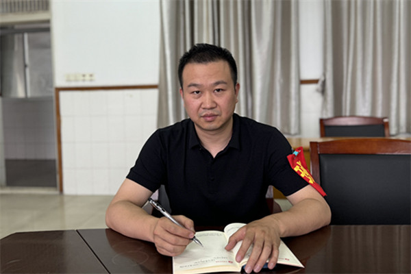 支委会张青发言_副本.jpg