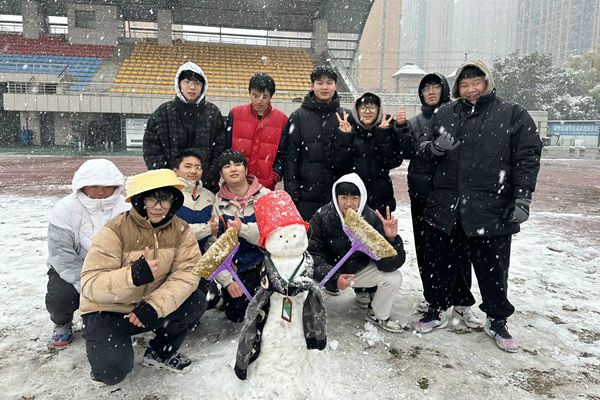 暖冬不寒冷，温暖雪与人_副本.jpg