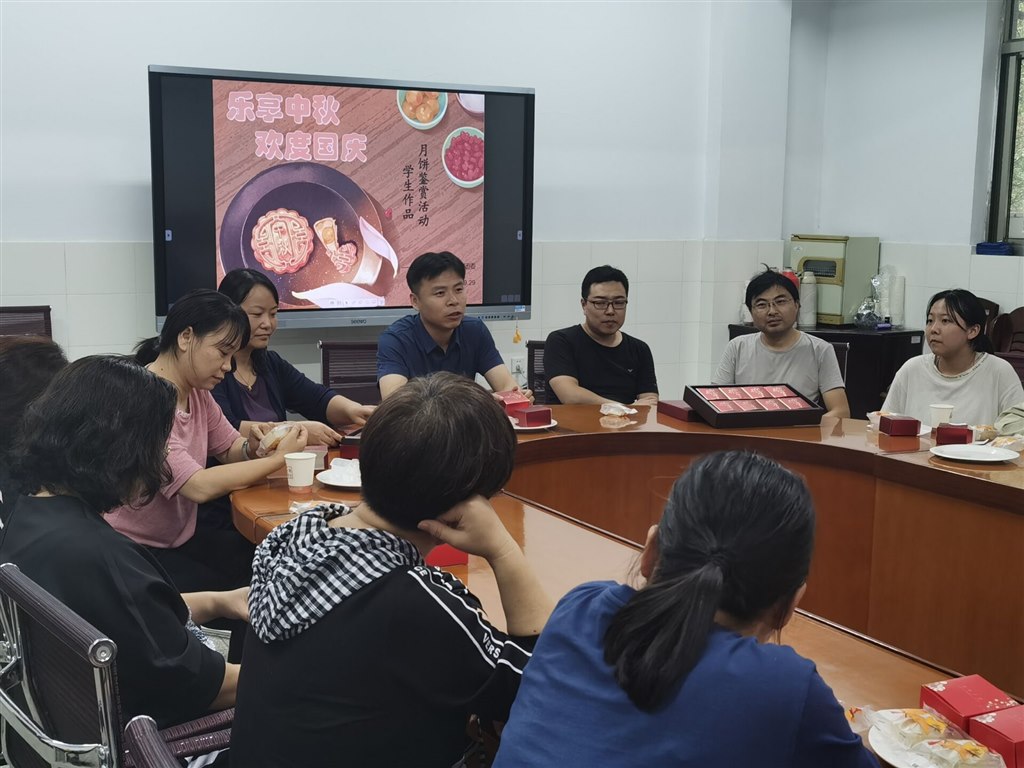 汤院长做活动结束讲话.jpg