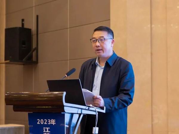 省职教学会德工委副主任章宏总结回顾.JPG