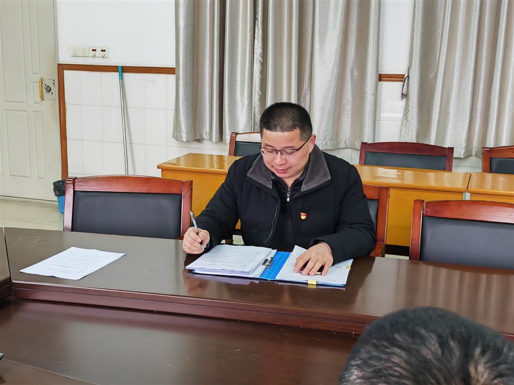 支委会-杨志豪讲话.jpg
