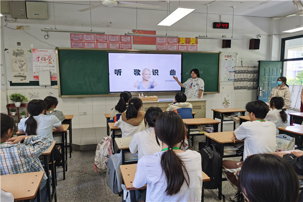1主持人宣布活动开始_副本.jpg