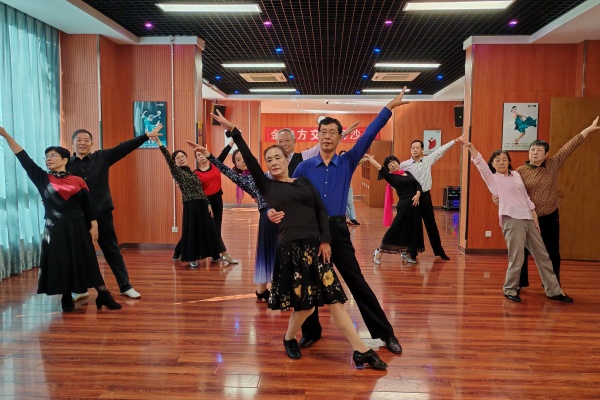 交谊舞.jpg