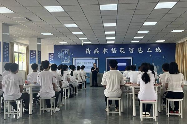 班会课照片1_副本.jpg