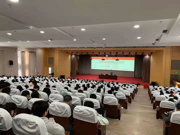 讲座现场.jpg
