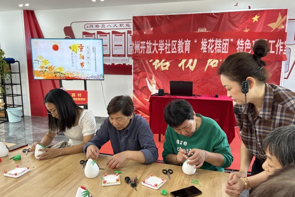 1卢西村委活动现场.jpg