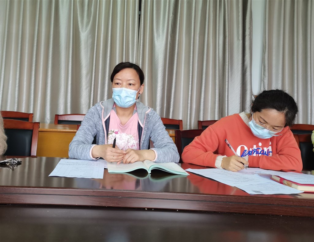 教师代表发言4.jpg