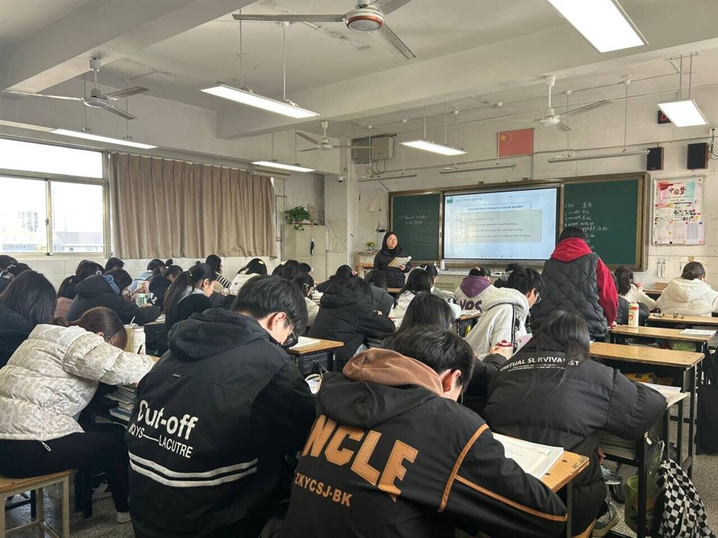 薛静老师上课照片.jpg