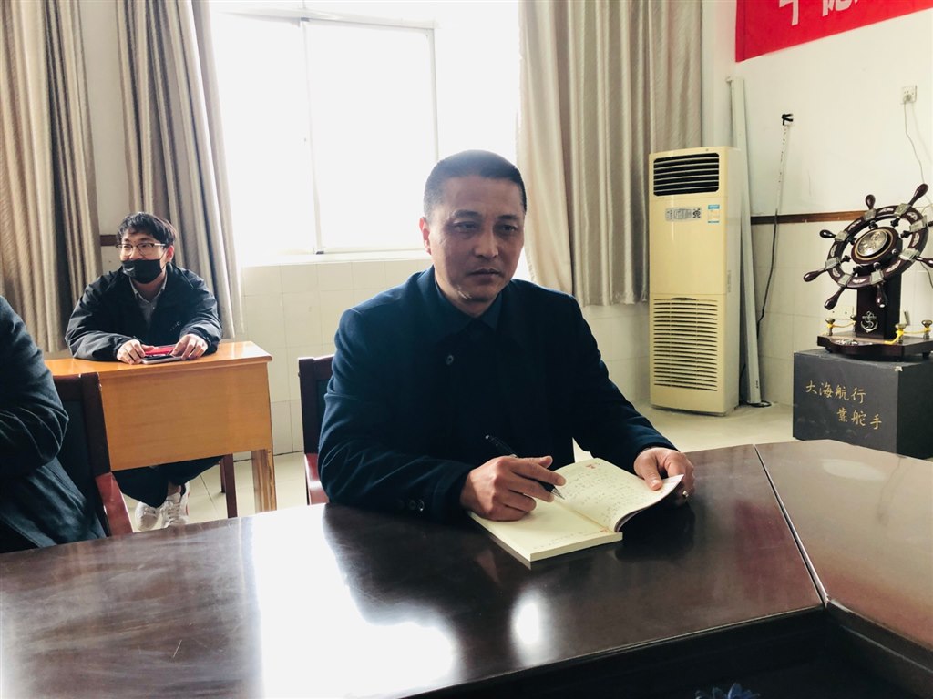 支委会4刘斌发言.JPG