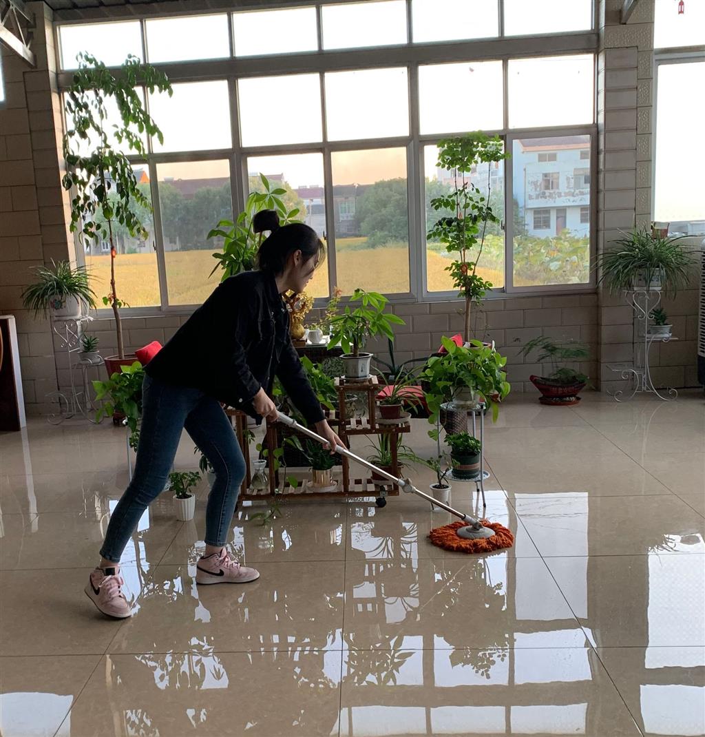 为父母拖一次地.png
