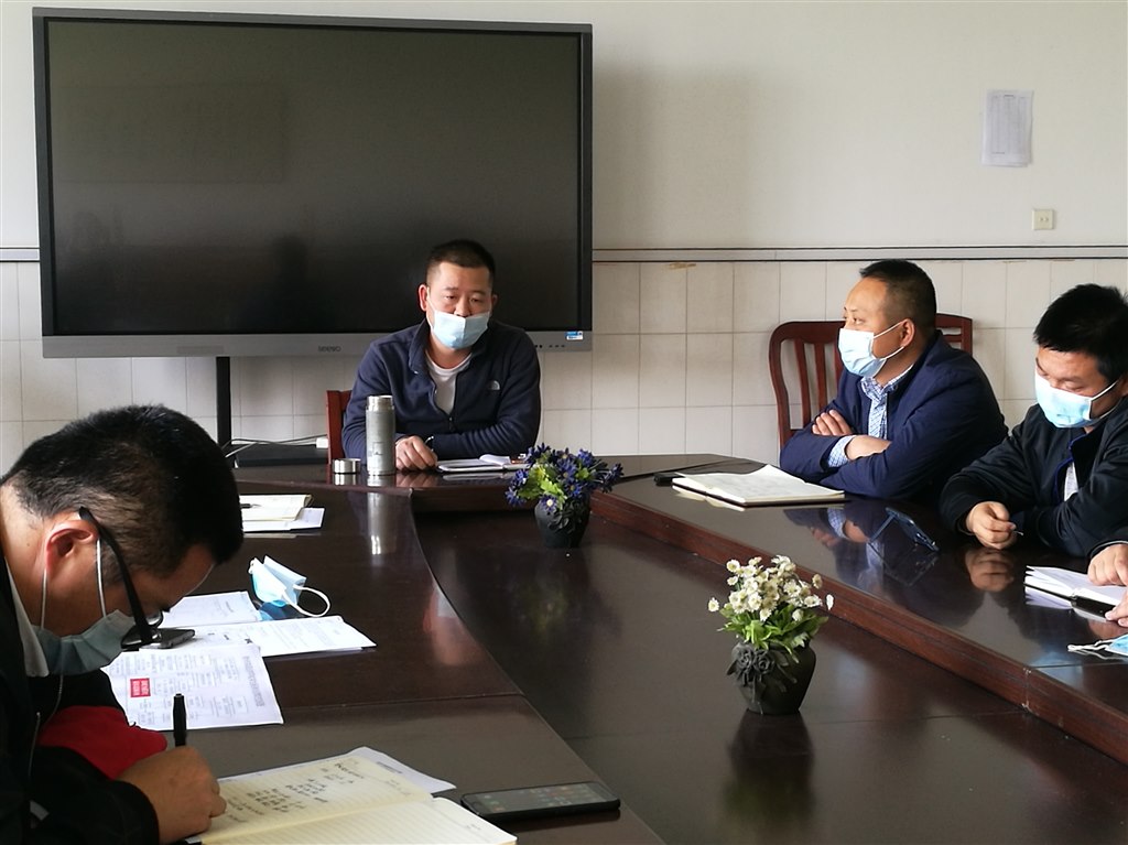技能大赛梯队成员参加会议.jpg