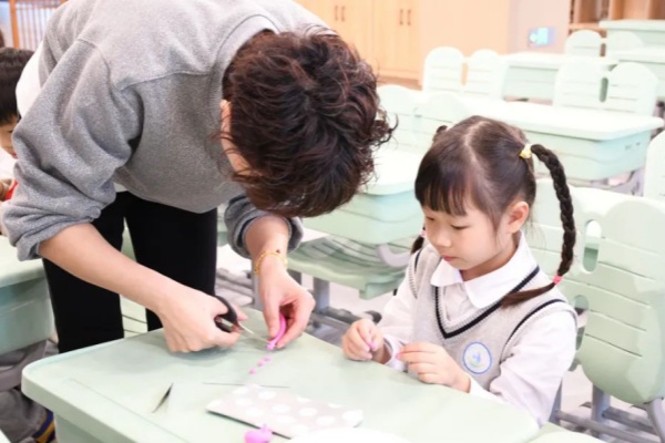2辅导学生.jpg