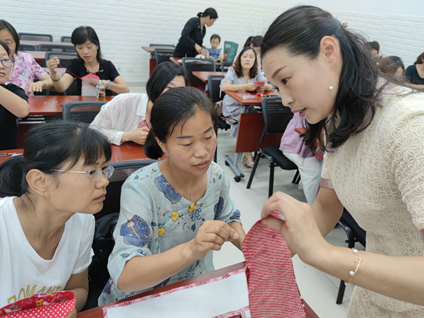 耐心讲解.JPG