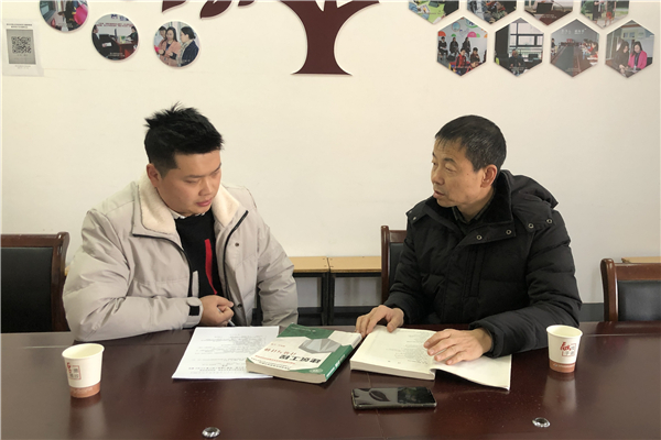 封教授与汪老师沟通交流1_副本.jpg