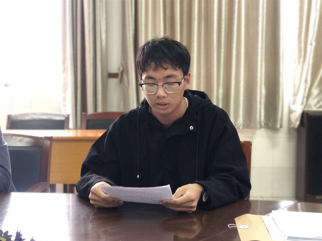 03许凌埴宣读入党志愿书.jpg