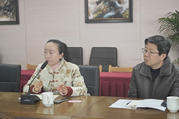 4王丽华副主任分享家长夜校中的积极贡献.jpg