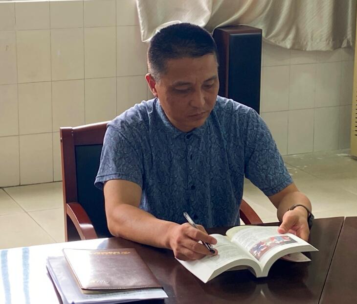 支委会刘斌学习.jpg
