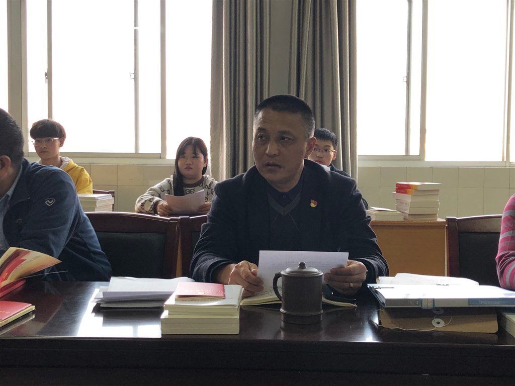 党员转正大会刘斌代表支委会发言.JPG