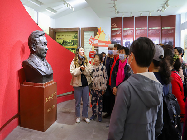 1追寻红色记忆.JPG