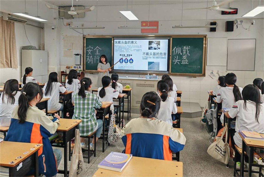 2活动现场.jpg
