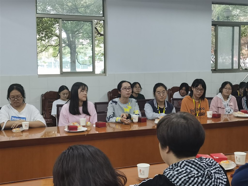 同学点评并提出意见.jpg
