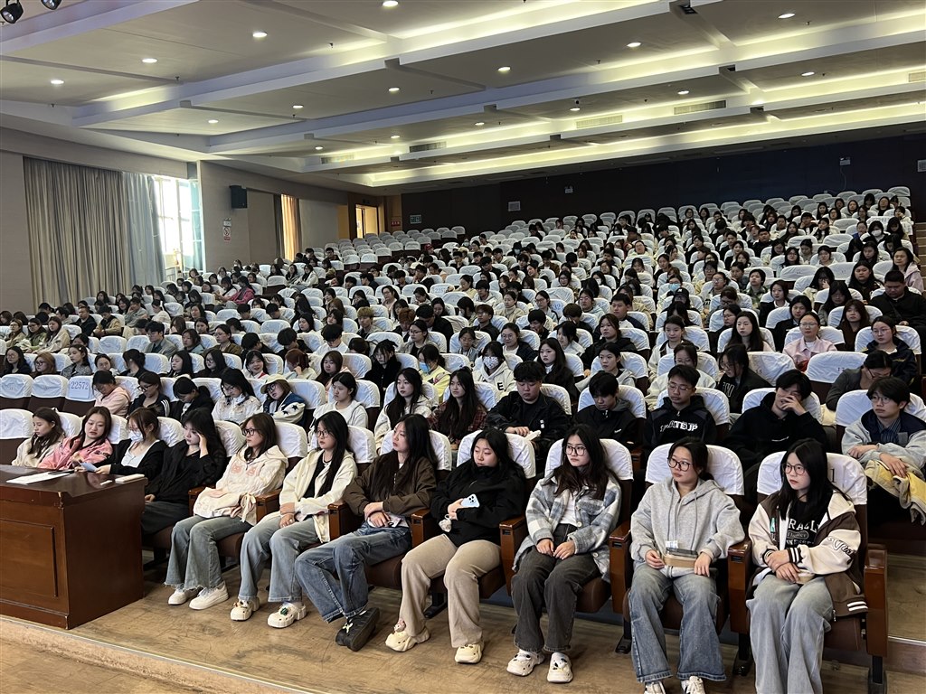 会议现场2.JPG