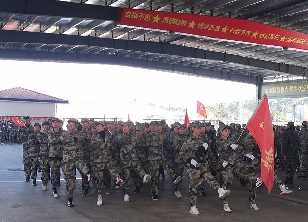 队列表演.jpg