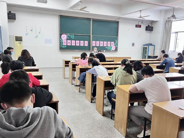 会议现场.jpg