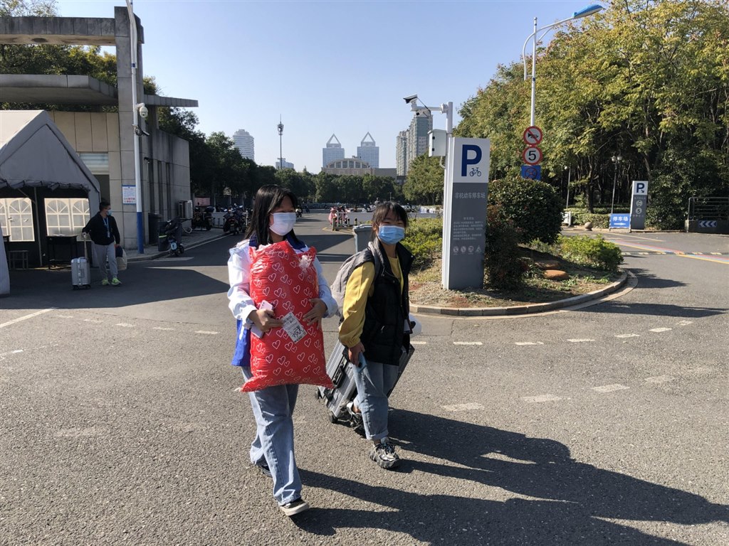 汽车学院入党积极分子朱琳_副本.jpg
