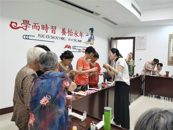 认真学习.JPG