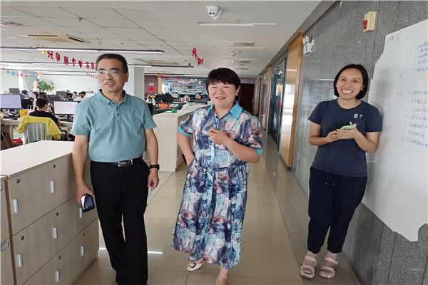 学院领导参观淘客乐公司.jpg