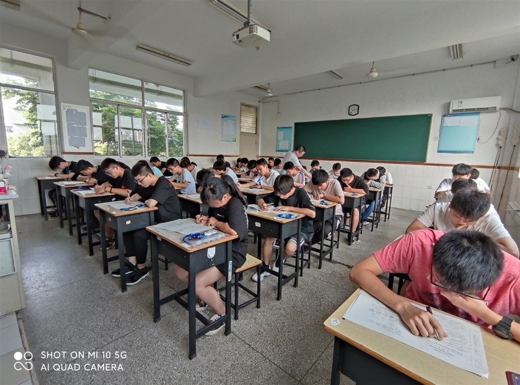 静悄悄的考场_副本.jpg