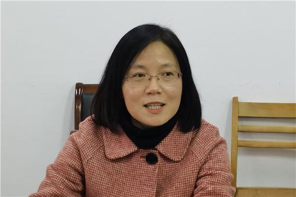 1 何雪芬院长做讲座_副本.jpg