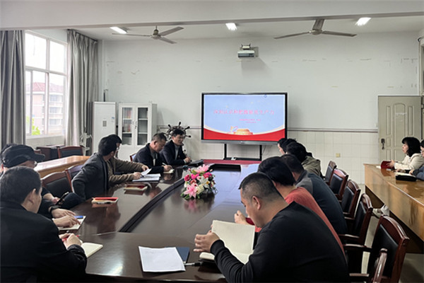 书记上党课1_副本.jpg