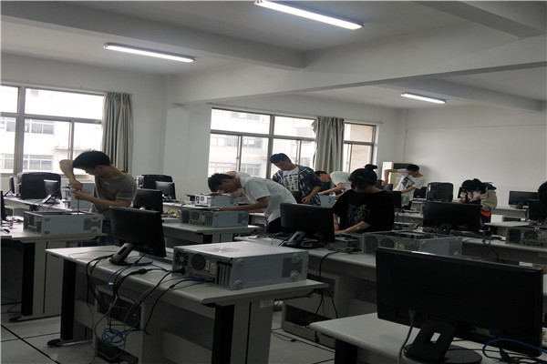 比赛现场2_副本.jpg