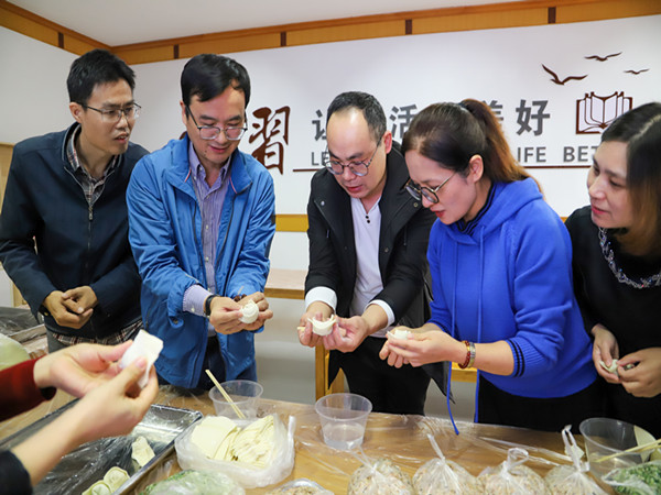 2教学认真.JPG